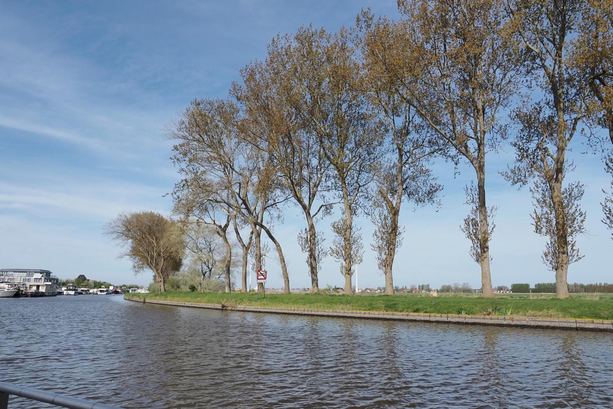 Houseboat Tiny Griffin Hotel Nieuwpoort Ngoại thất bức ảnh
