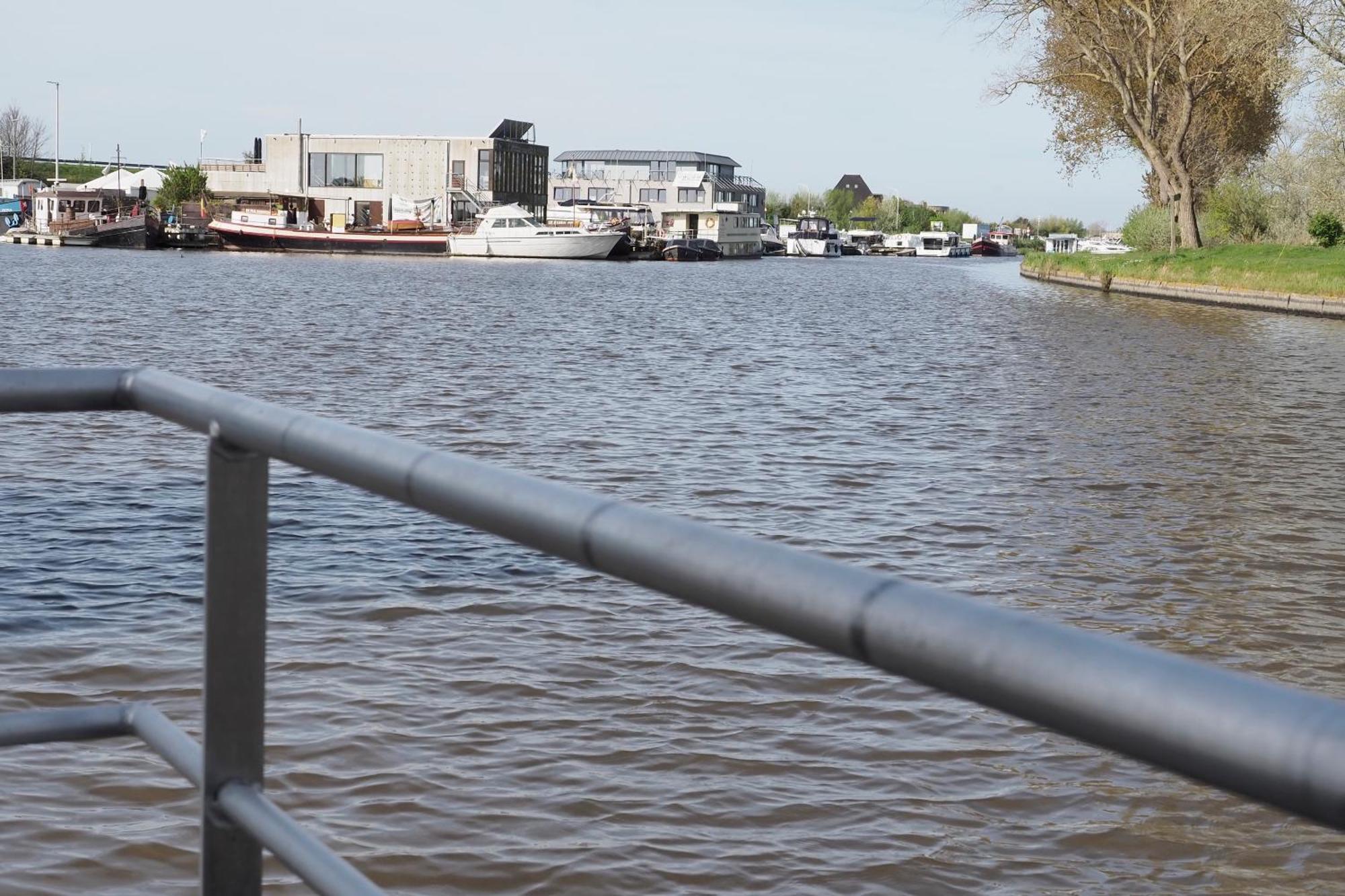 Houseboat Tiny Griffin Hotel Nieuwpoort Ngoại thất bức ảnh