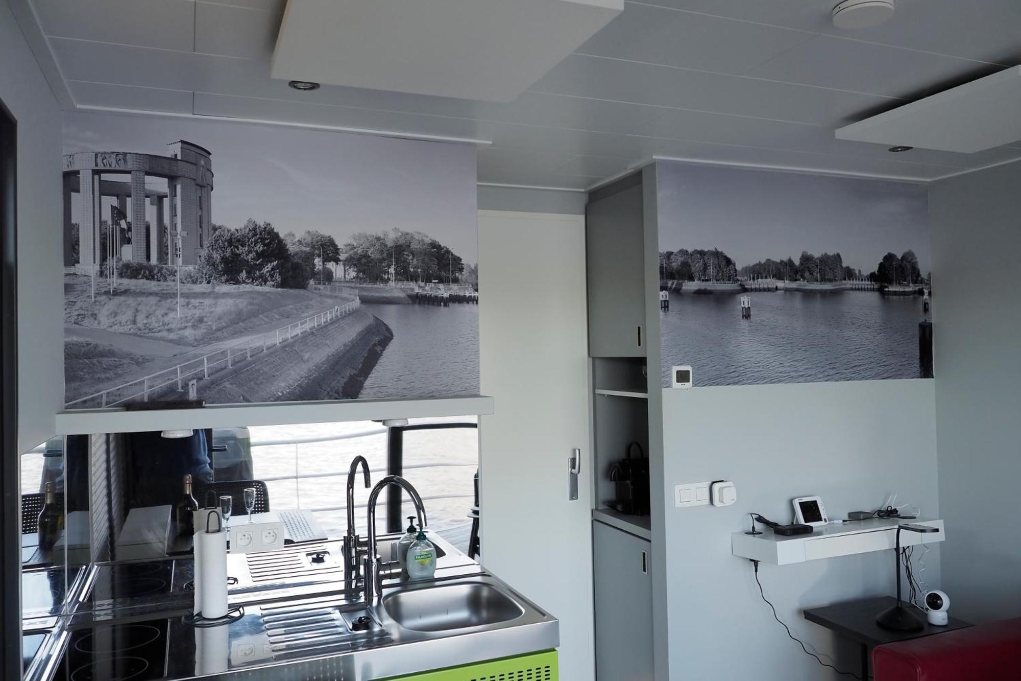 Houseboat Tiny Griffin Hotel Nieuwpoort Ngoại thất bức ảnh